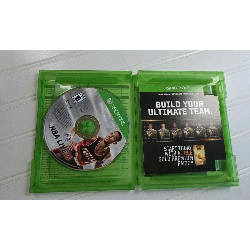 Xbox One Sports Games Lot OF 4 FIFA 15, MADDEN‎ 16, NBA 2K15, NBA LIVE 15